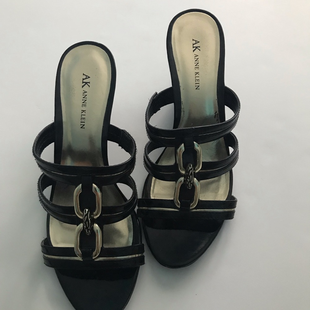 Anne Klein Black Strappy Slide Sandals with Chain Accent